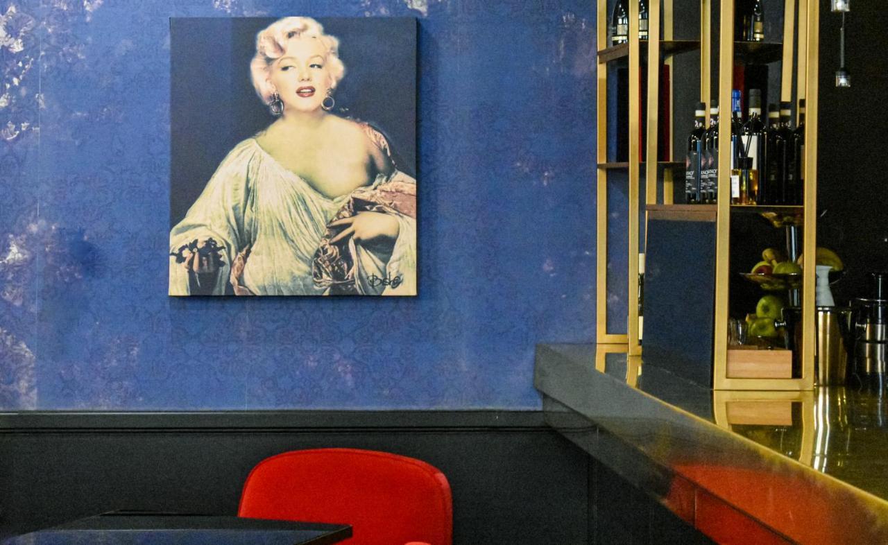 Готель Palazzo Cornalia Мілан Екстер'єр фото Marilyn Monroe