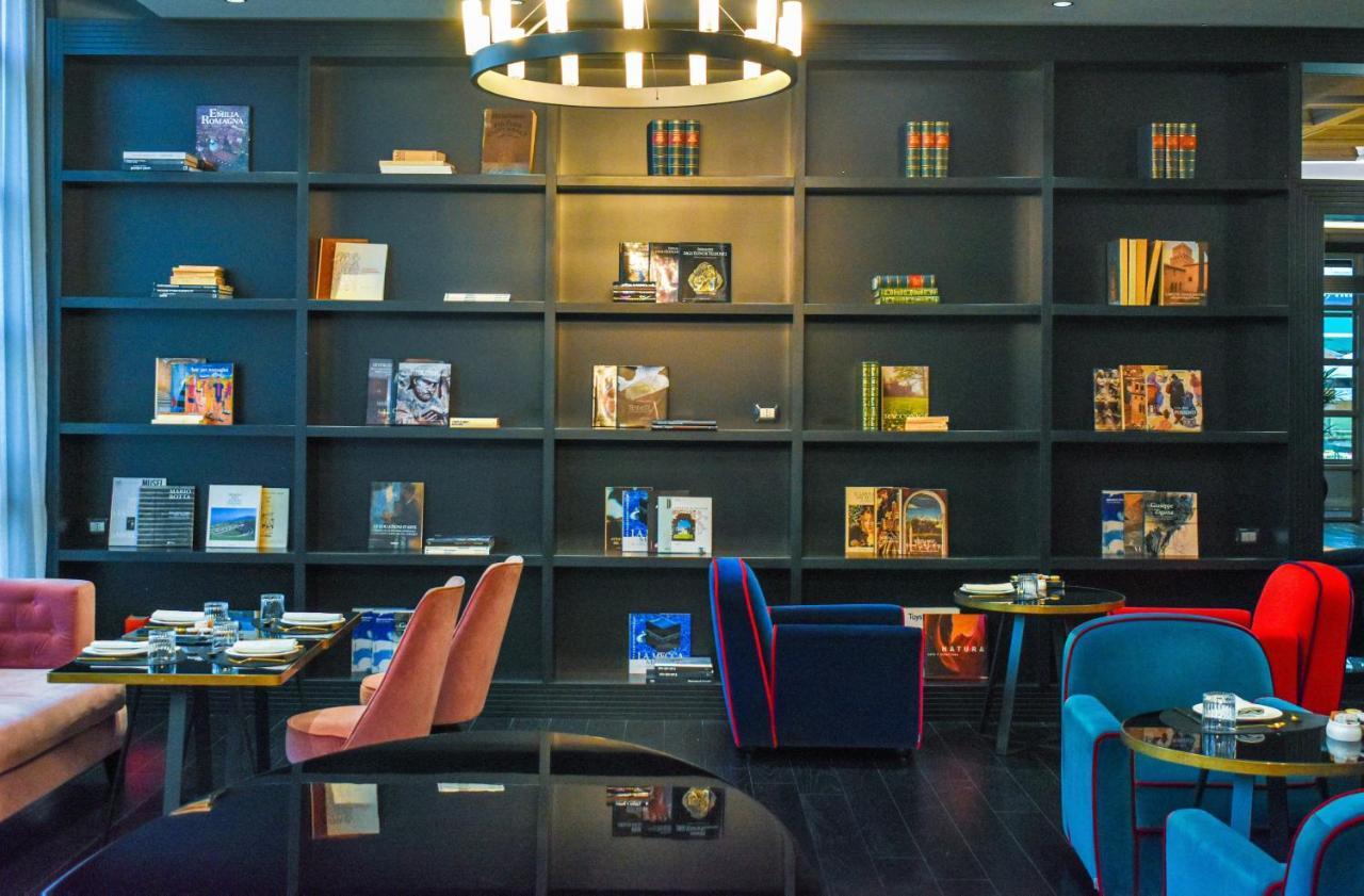 Готель Palazzo Cornalia Мілан Екстер'єр фото The Library at the hotel
