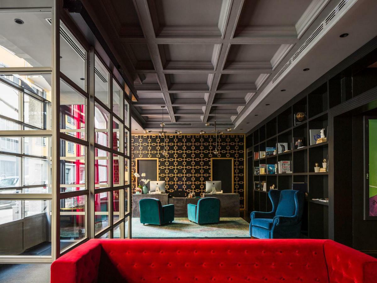 Готель Palazzo Cornalia Мілан Екстер'єр фото The library at the hotel